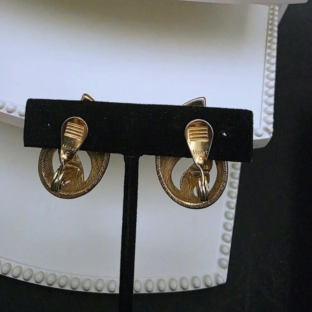 MONET Signed Polished Gold Tone Clip On‎ Earrings 80's Design Vtg Clip-on